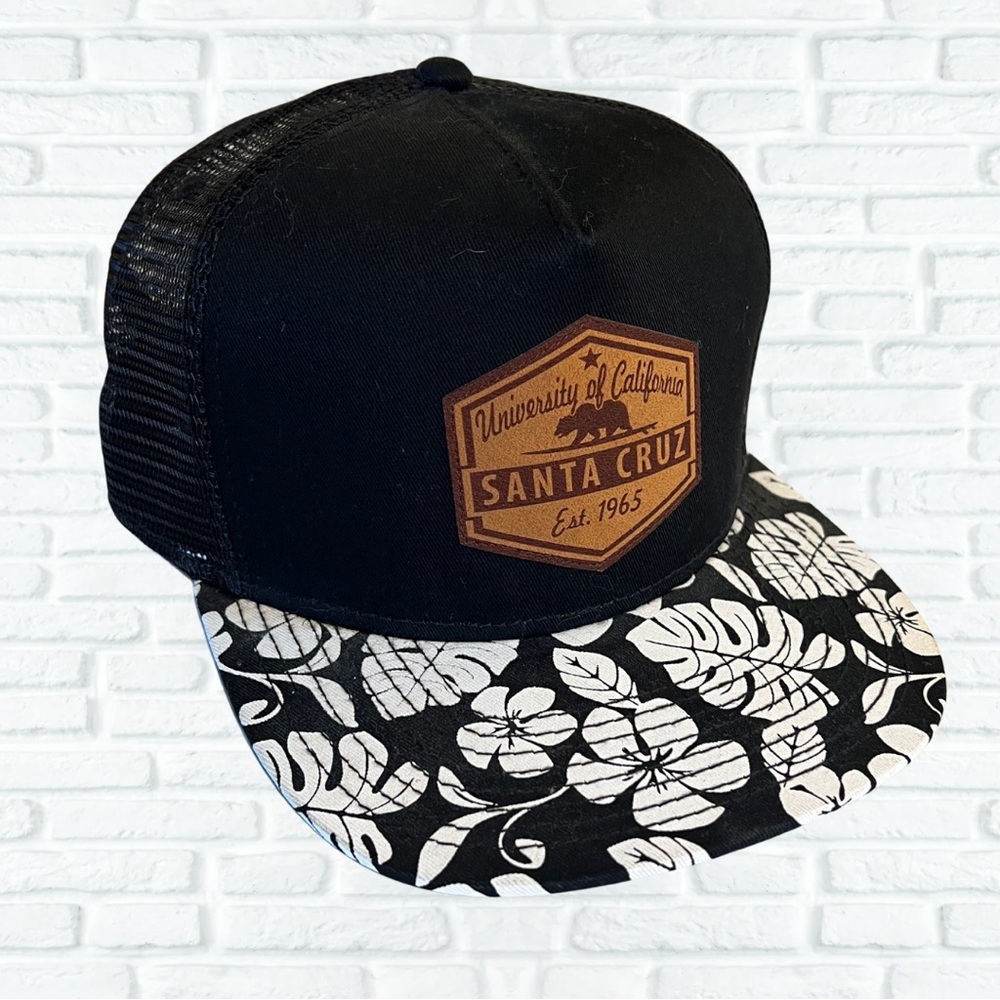 UC Santa Cruz UCSC Unisex Trucker Hat Cap Black Hawaiian Adjustable Like New.